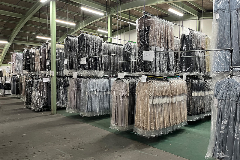 倉庫ハンガー保管